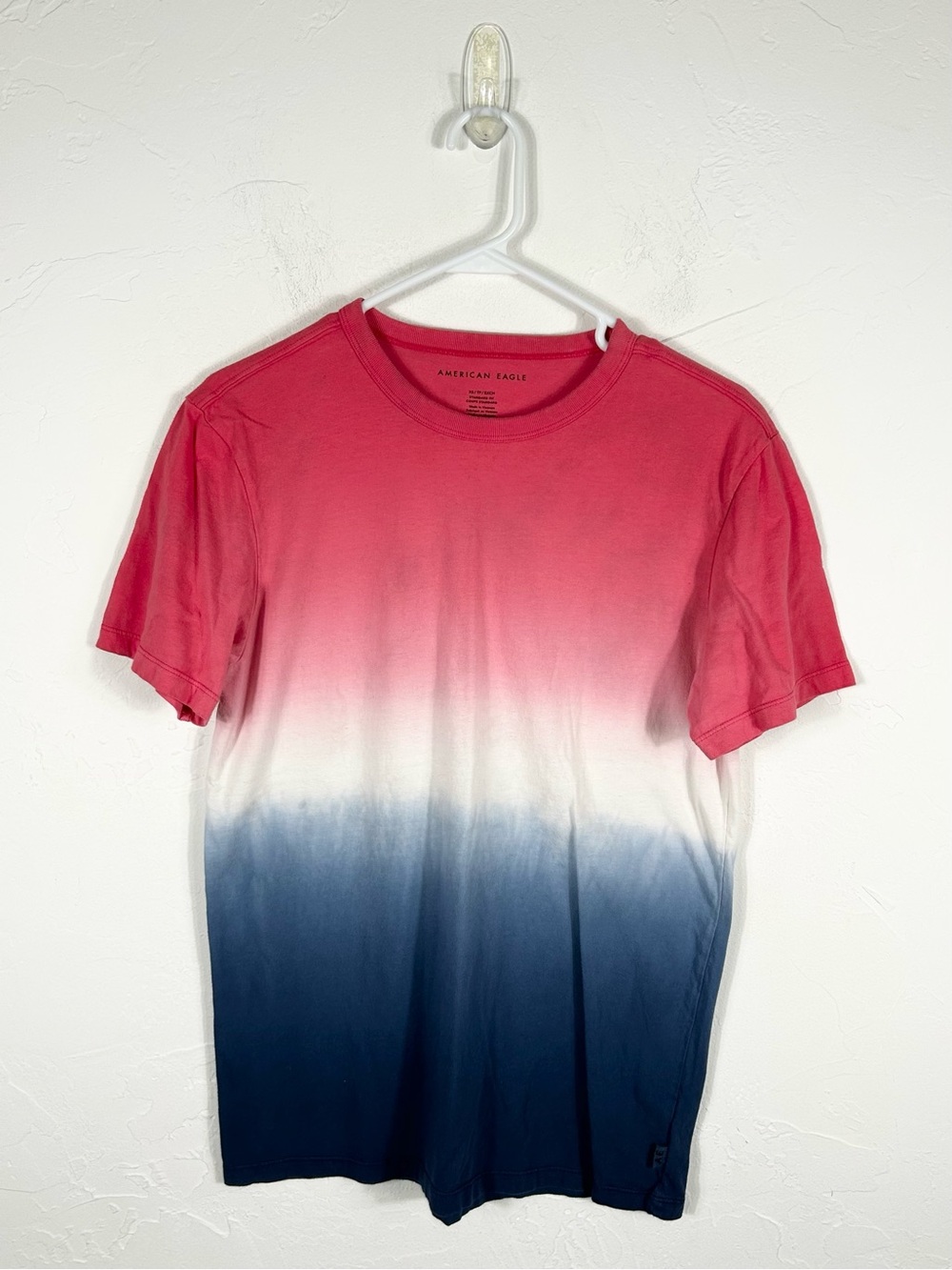 American Eagle Men's Flex Ombre Red White Blue T-Shirt Size XS